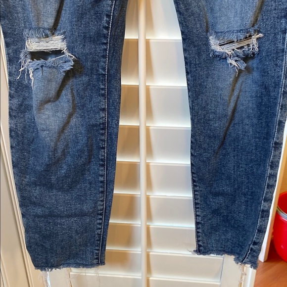 Classic old navy Distressed Women's petite Jeans size 6 - Picture 3 of 4